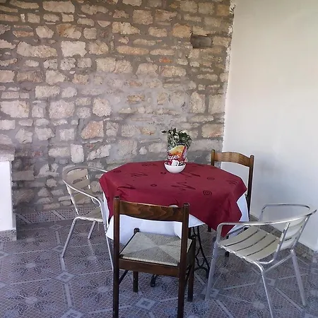Violeta * Pula